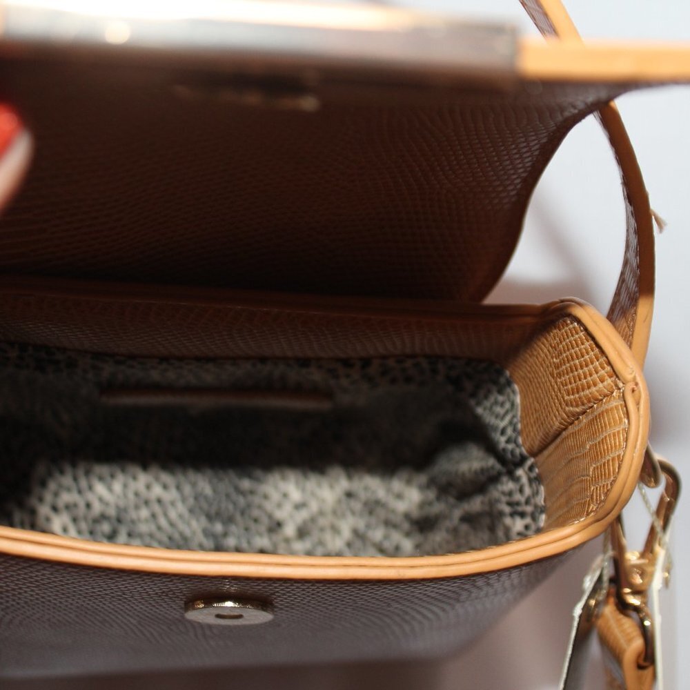 NWT Tan Vegan Hand and Crossbody Small Bag - Picture 6 of 9